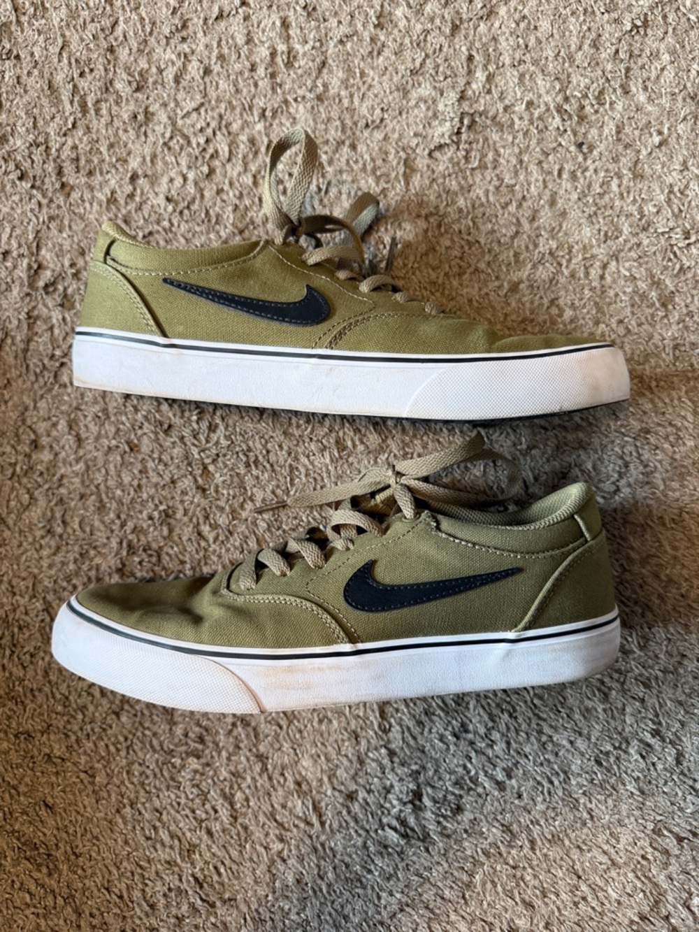 Men's Nike SB Olive Canvas Shoes - Picture 3 of 7